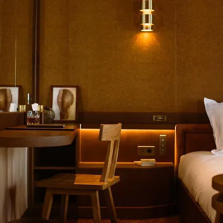 Konfidentiel Hotell 4*